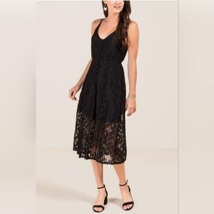 Alana Button Lace Midi Dress 🖤